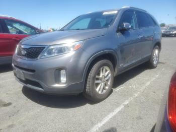  Salvage Kia Sorento