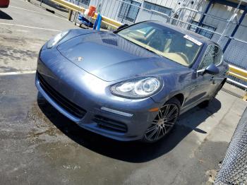  Salvage Porsche Panamera