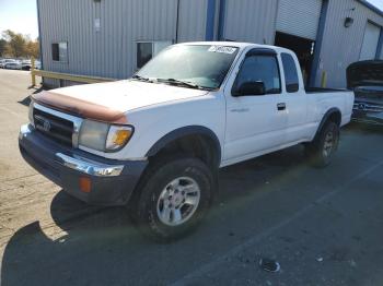  Salvage Toyota Tacoma