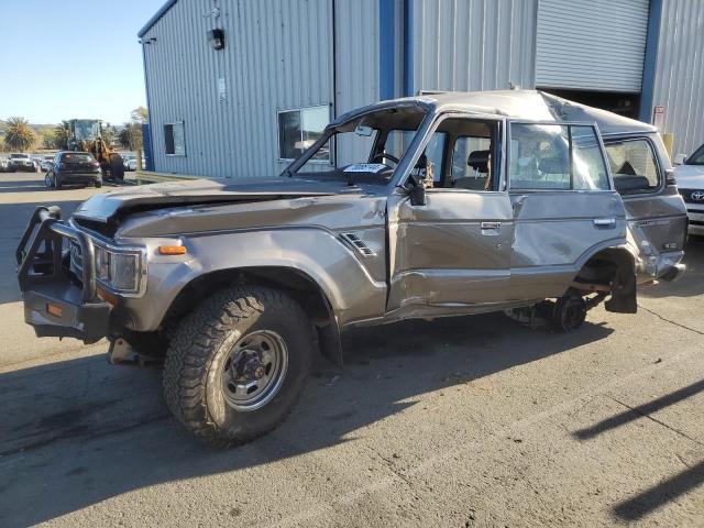  Salvage Toyota Land Cruis