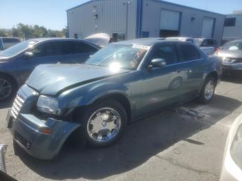  Salvage Chrysler 300