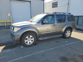  Salvage Nissan Pathfinder