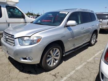  Salvage Toyota Highlander