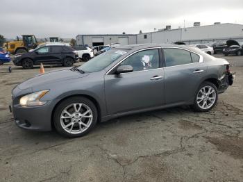  Salvage Nissan Maxima