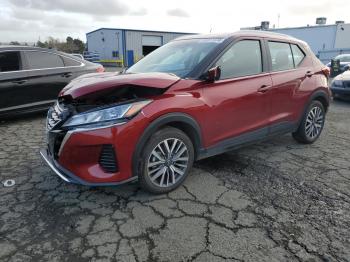  Salvage Nissan Kicks