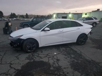  Salvage Hyundai ELANTRA