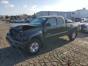  Salvage Toyota Tacoma