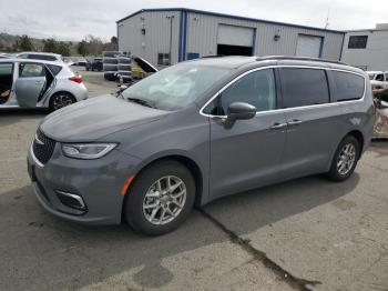  Salvage Chrysler Pacifica