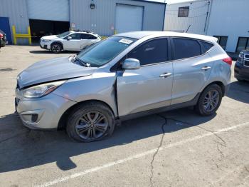  Salvage Hyundai TUCSON