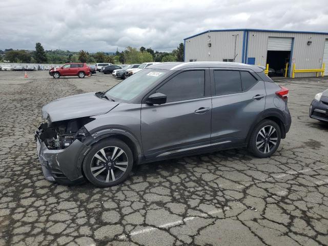  Salvage Nissan Kicks