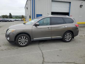  Salvage Nissan Pathfinder