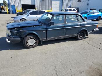  Salvage Volvo 240