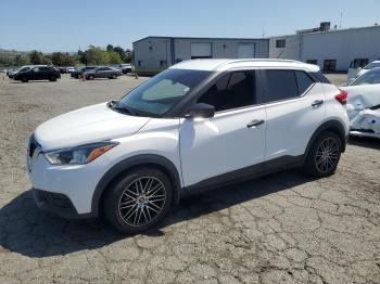  Salvage Nissan Kicks