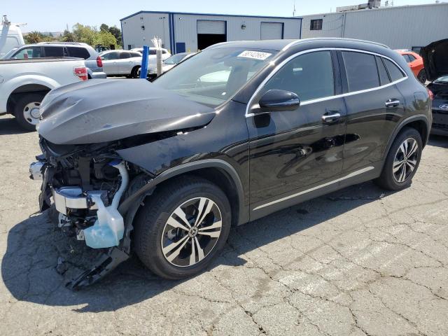  Salvage Mercedes-Benz GLA