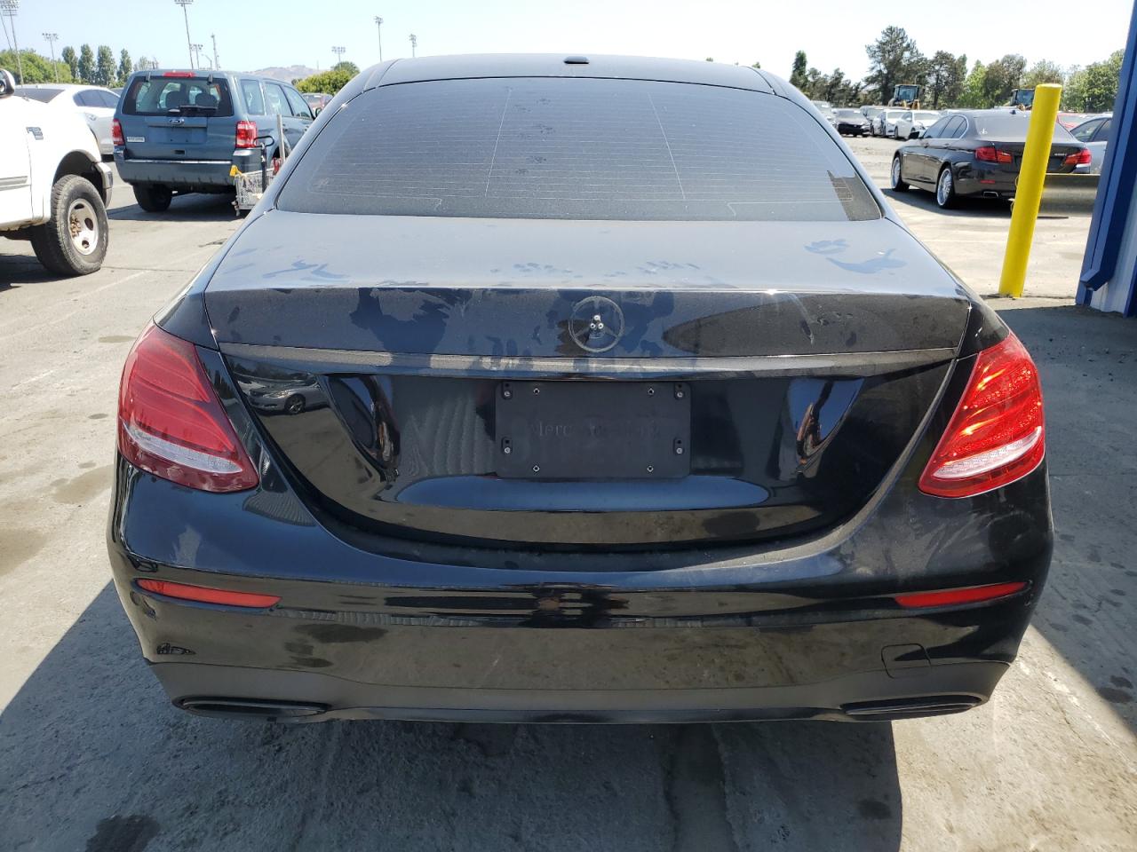 Mercedes-Benz E-Class 300 Image 3