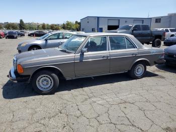  Salvage Mercedes-Benz 300-Class