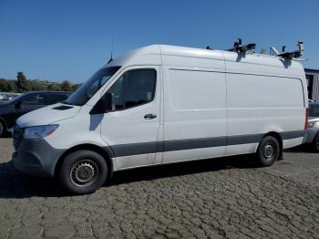  Salvage Mercedes-Benz Sprinter