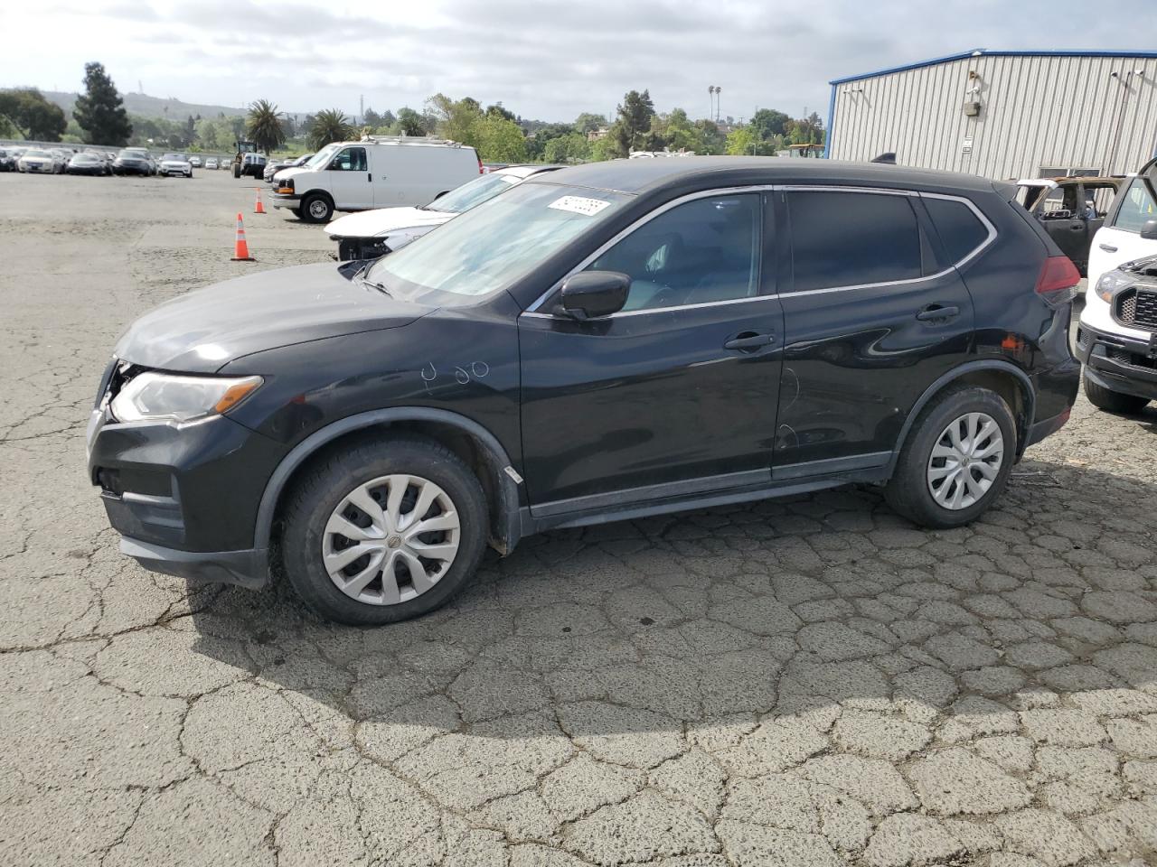 Nissan Rogue S Image 1