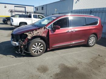  Salvage Chrysler Pacifica