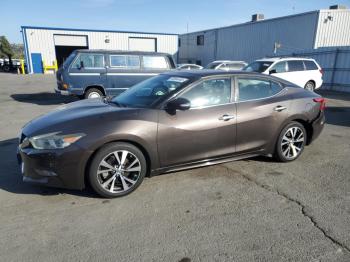  Salvage Nissan Maxima