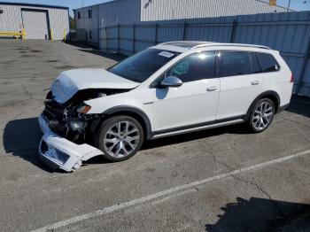  Salvage Volkswagen Golf