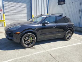  Salvage Porsche Cayenne
