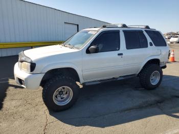  Salvage Nissan Pathfinder