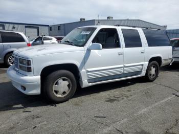  Salvage GMC Suburban
