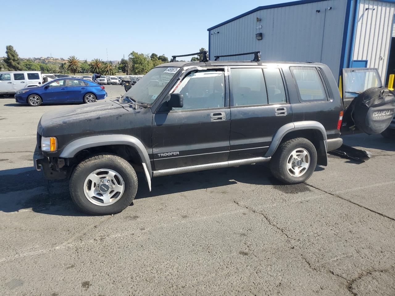 Isuzu Trooper S Image 1