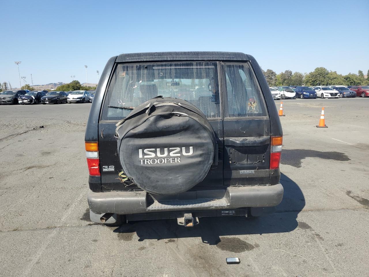 Isuzu Trooper S Image 2