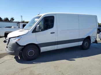  Salvage Mercedes-Benz Sprinter