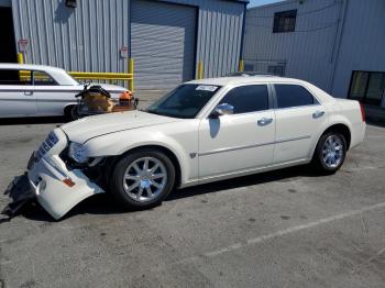  Salvage Chrysler 300