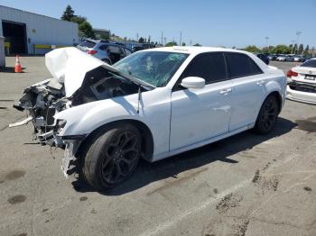  Salvage Chrysler 300