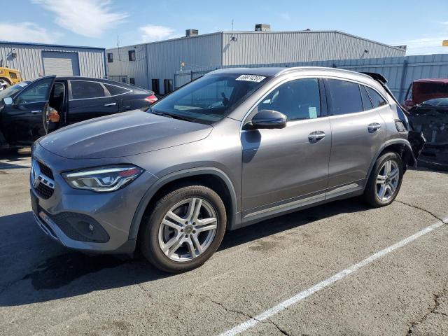  Salvage Mercedes-Benz GLA