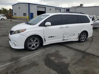  Salvage Toyota Sienna