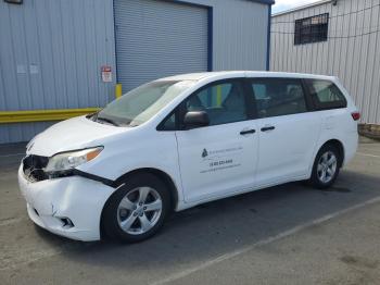  Salvage Toyota Sienna