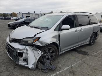  Salvage Toyota Sienna