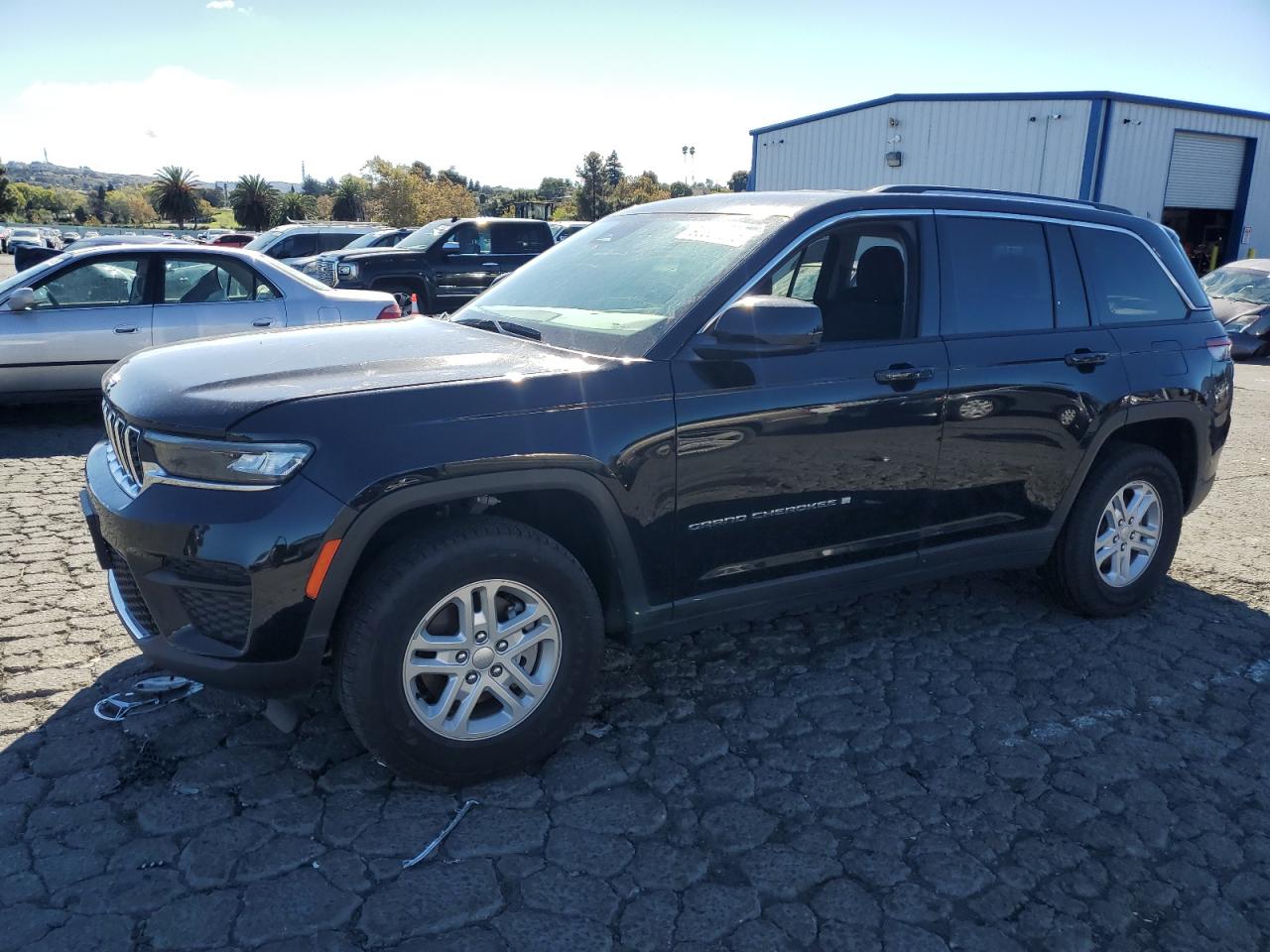 Jeep Grand Cherokee Laredo Image 1
