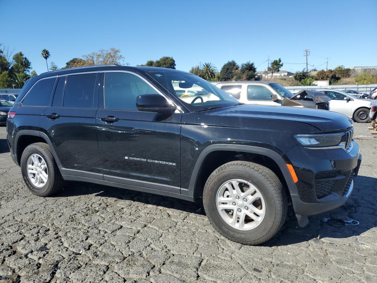 Jeep Grand Cherokee Laredo Image 4