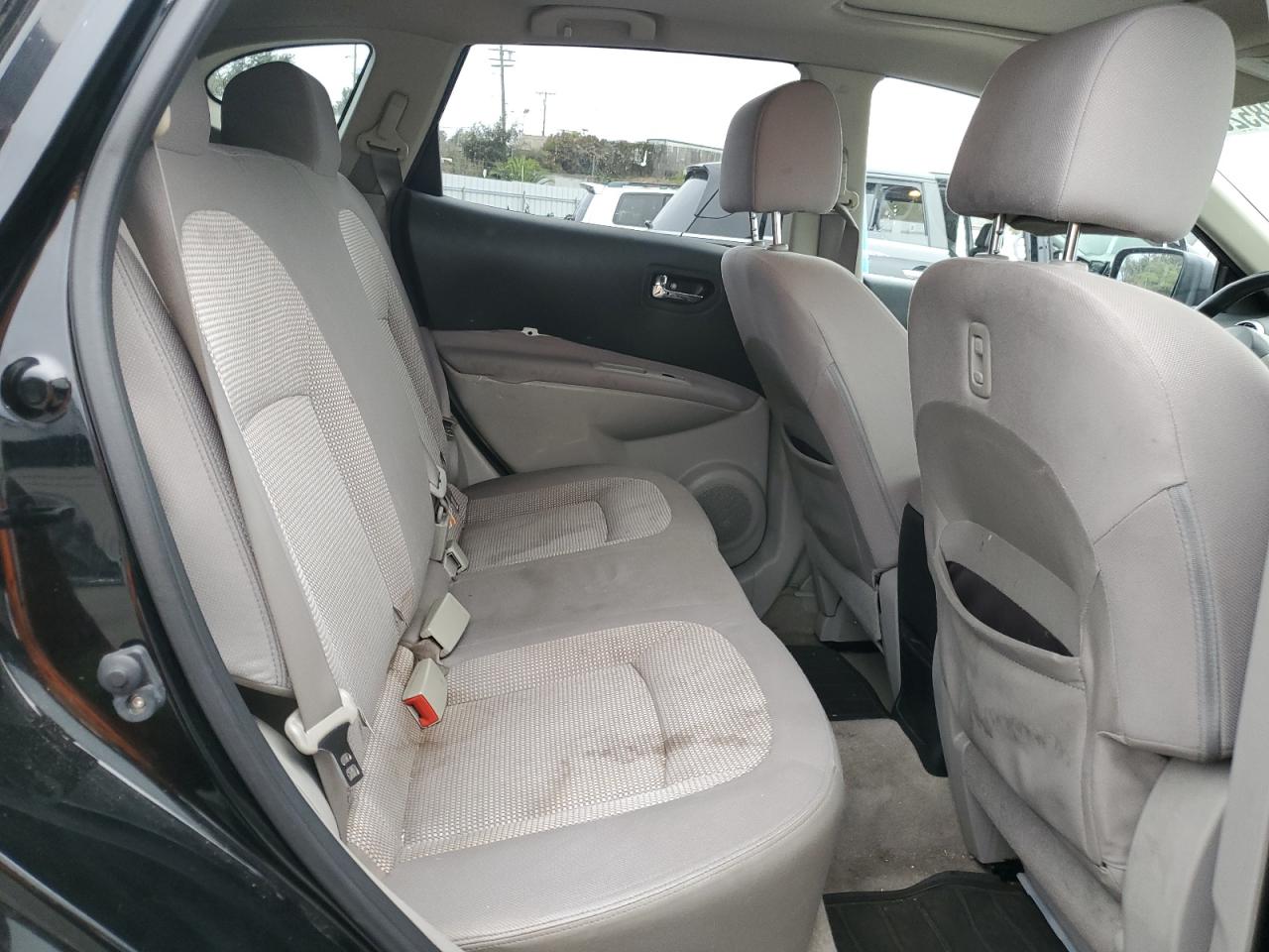 Nissan Rogue S Image 3