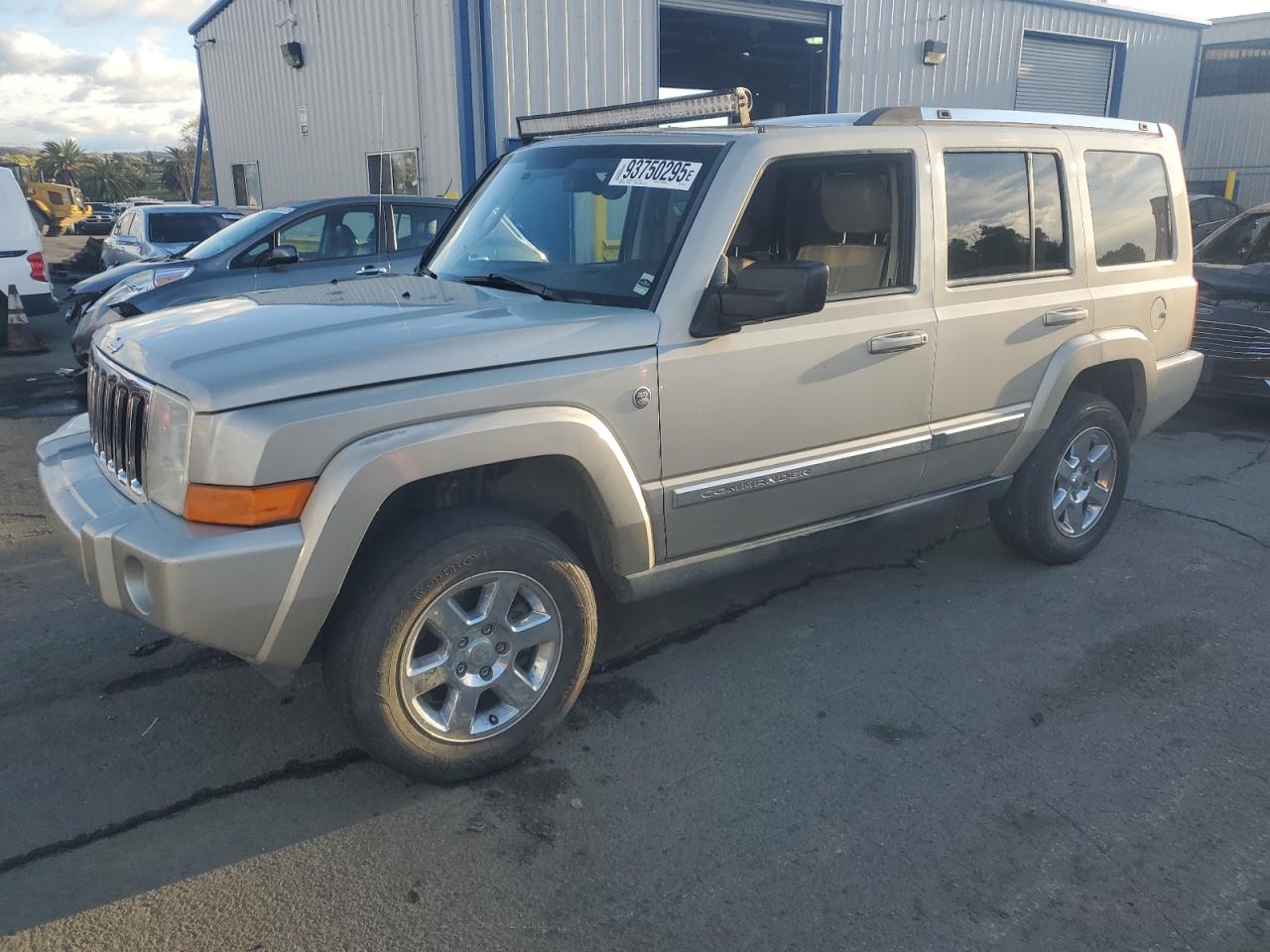 Jeep Commander Limited Image 1