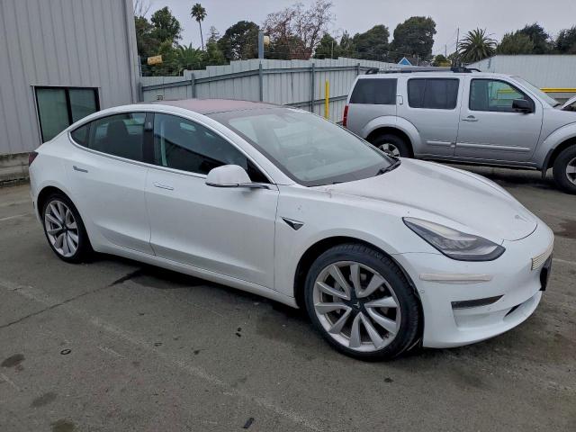 Tesla Model 3 Image 6