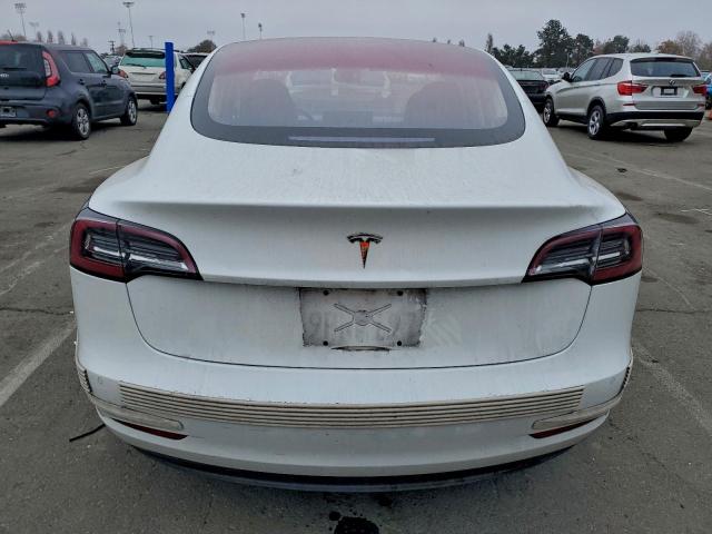 Tesla Model 3 Image 9