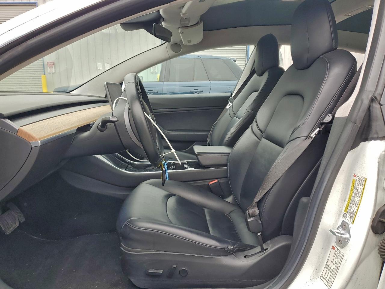 Tesla Model 3 Image 5