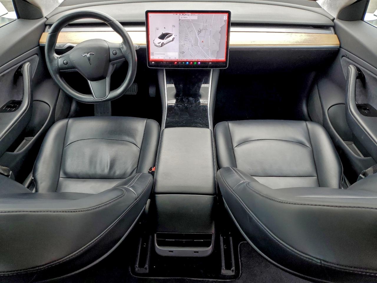 Tesla Model 3 Image 4