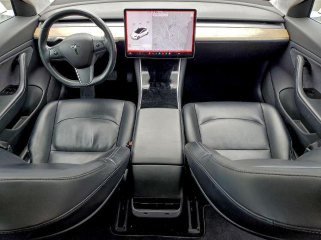 Tesla Model 3 Image 4