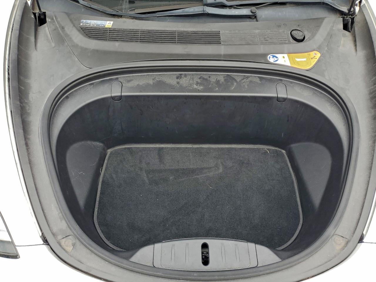 Tesla Model 3 Image 7