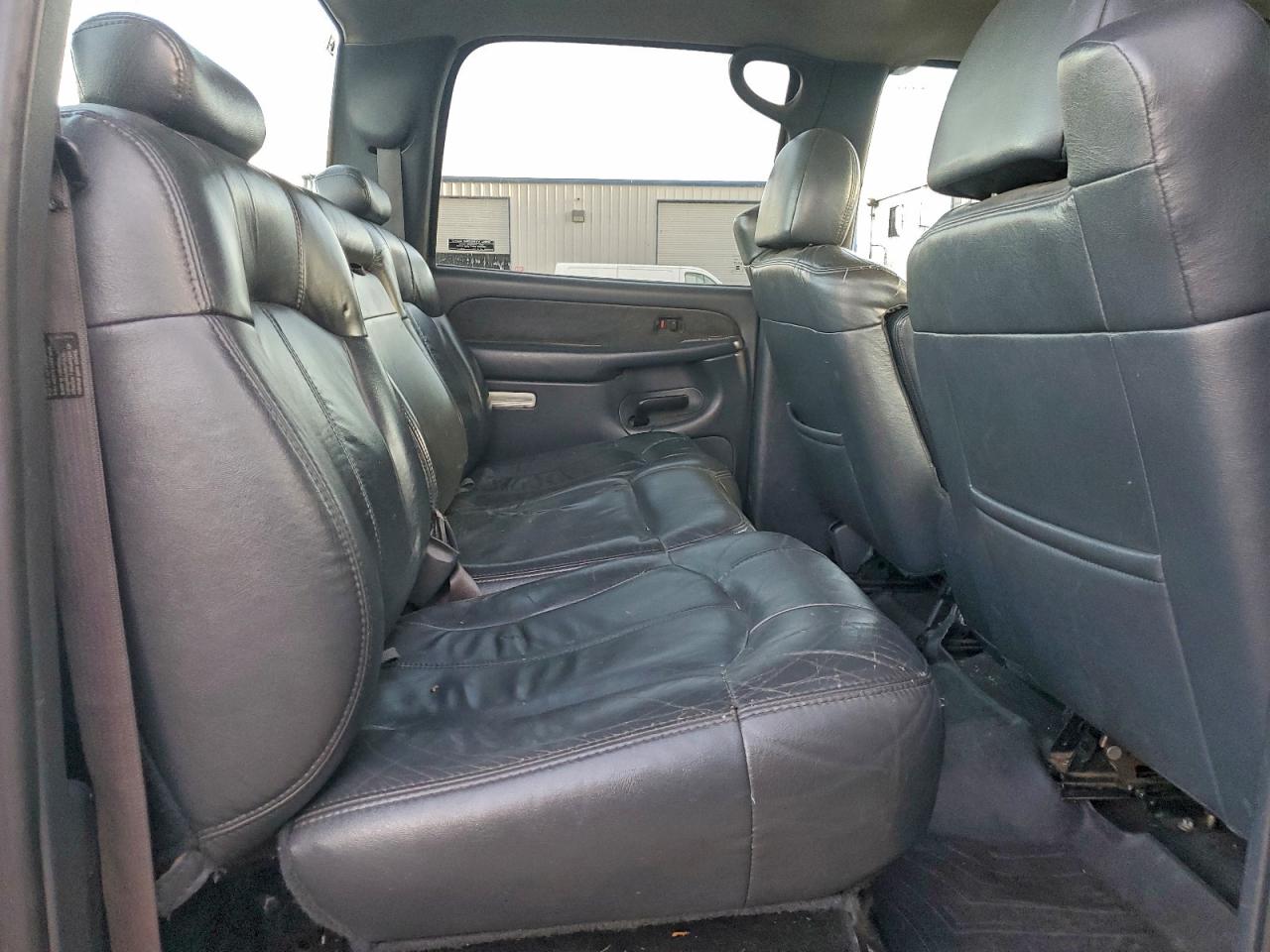 Chevrolet Silverado C2500 Heavy Duty Image 6