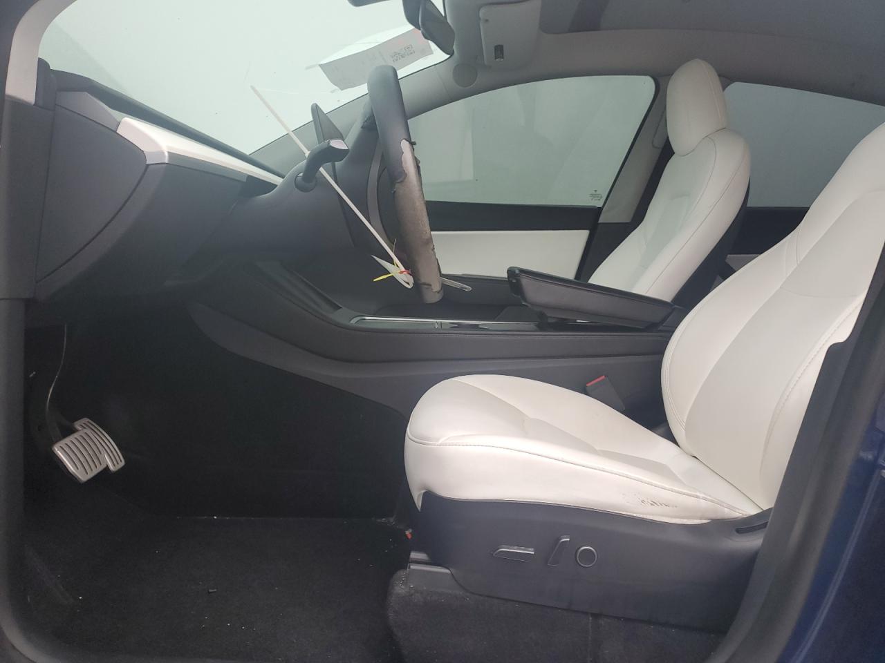 Tesla Model Y Image 12
