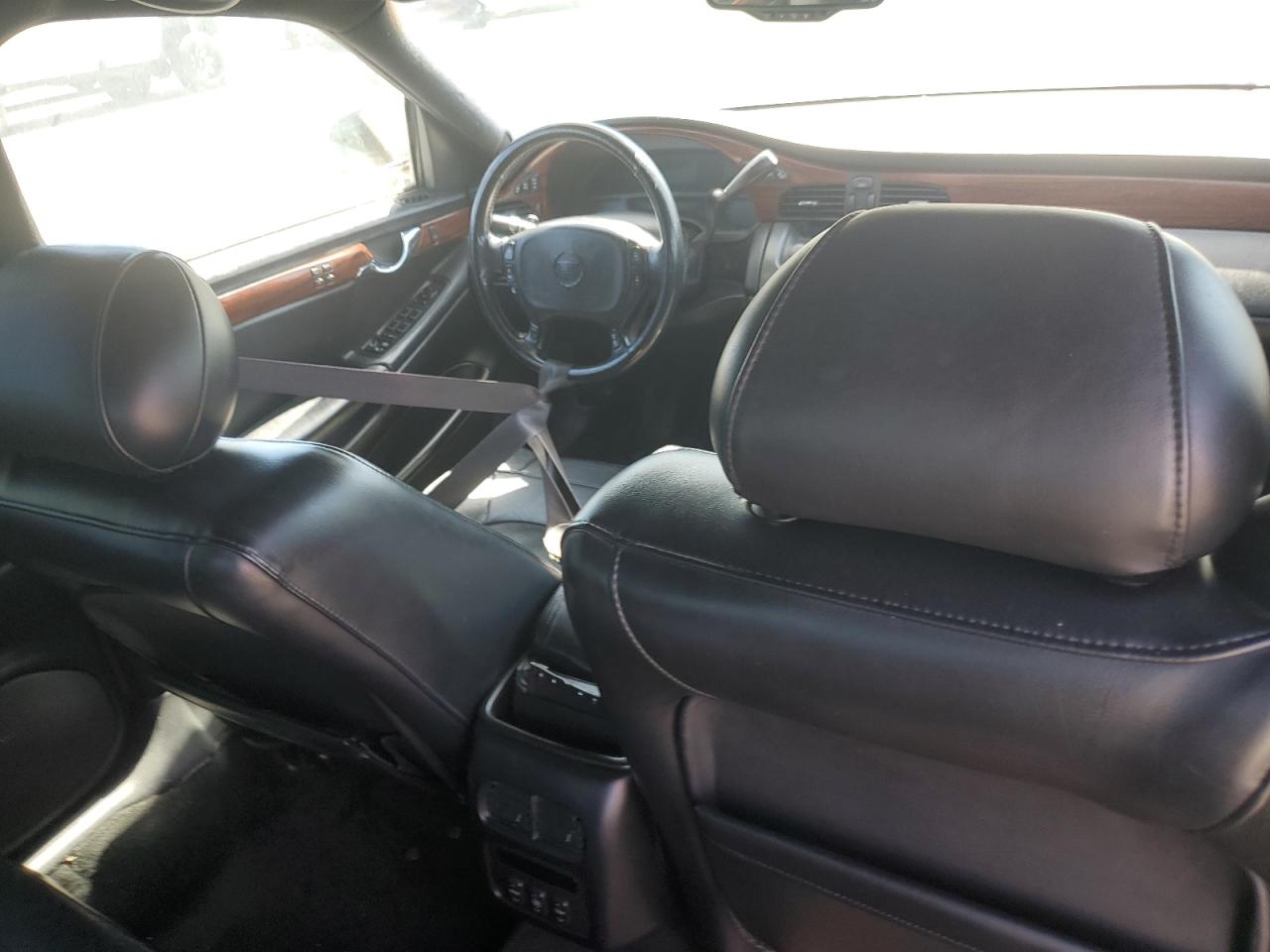 Cadillac DeVille Image 5